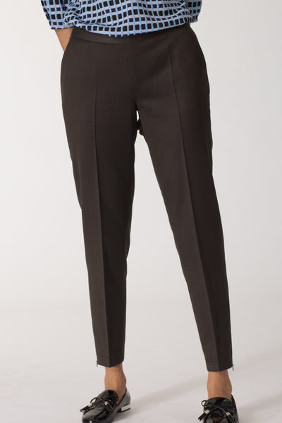 Well fitted, Smart, stylish women's formal pants and trousers for office. Shop online for all sizes including plus size formal trousers and pants at www.intermod.in