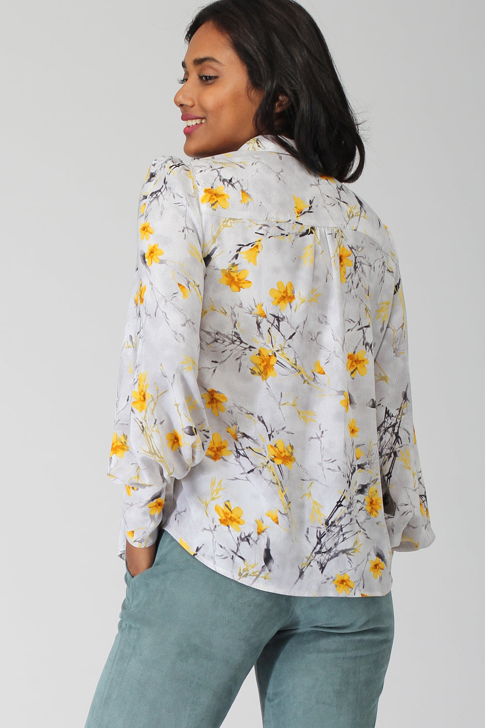 Maine Curved Collar Shirt with Blouson Sleeves
